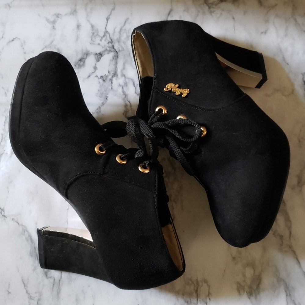 Heels - Picture 2 of 2